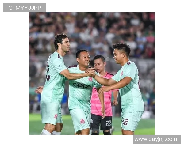 亚洲足球巨星风采绽放展现多元文化魅力的球场传奇