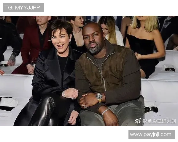 光头黑人足球球星赛场风采与传奇人生故事全面解读